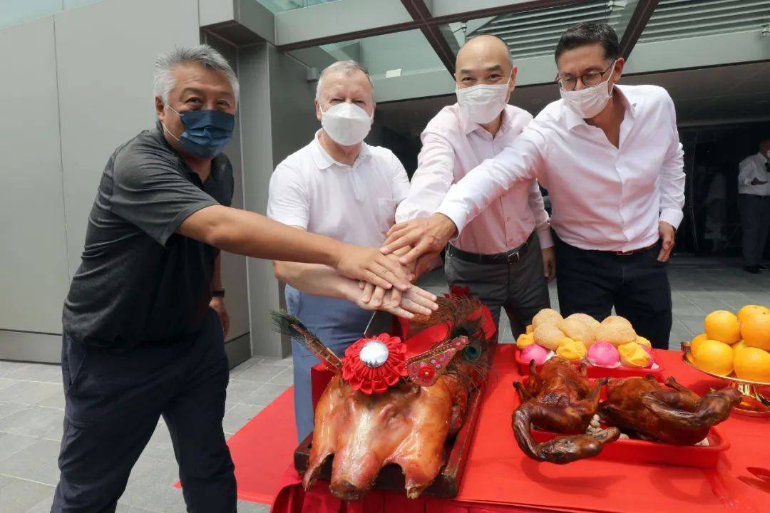 现场直击，香港开马会精彩瞬间—一场视觉与激情的盛宴香港开马开奖现场直播中彩论